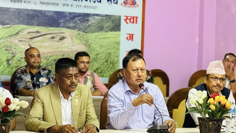 बाह्रबिसे देखि कोदारीसम्मको सडक मा बाढीपहीरो रोकथामको लागी छलफल