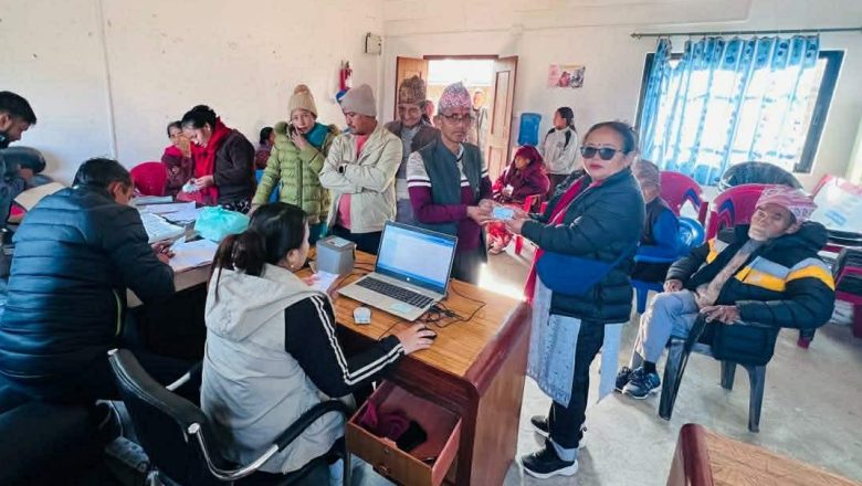 आफै शोकमा परेर पनी जनताको काम गर्दै उपप्रमुख तामाङ