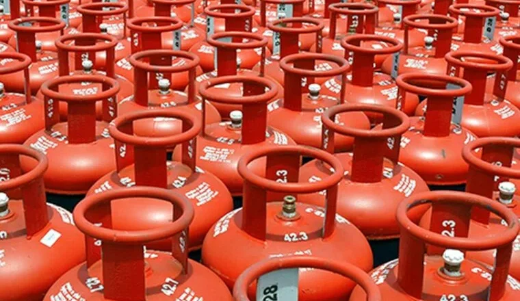 बजारमा ग्यास अभाव, आयात भने नियमित