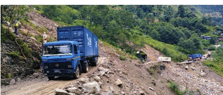 बाह्रबिसे– कोदारी सडक स्तरोन्नति सुरु, तीन वर्षभित्र सम्पन्न गर्ने लक्ष्य