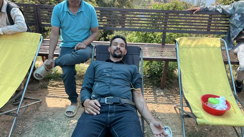 पाल्चोक मन्दिर क्षेत्रमा रक्तदान कार्यक्रम सम्पन्न, प्रेम सागर कर्माचार्यले गरे १८६औँ पटक रक्तदान