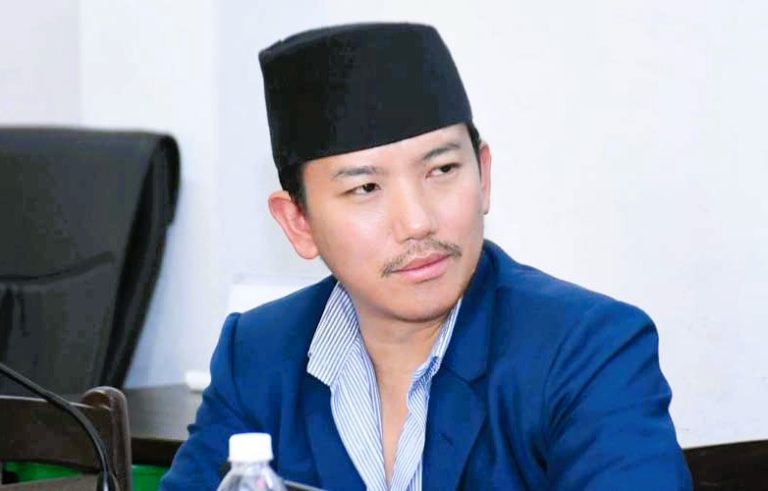 सुहाङ नेम्बाङद्वारा एमाले संसदीय दलको नेतामा दाबी, युवा नेतृत्वको आवश्यकता औंलाए