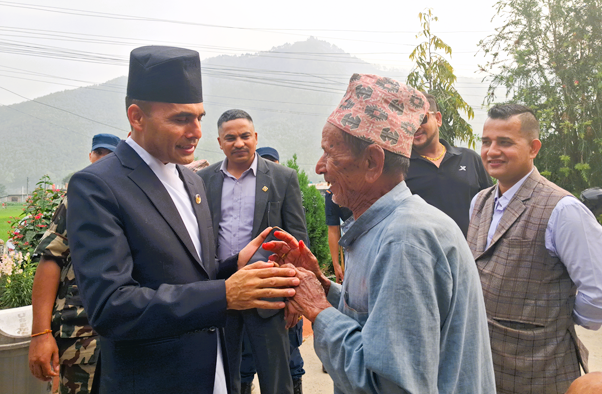 सामाजिक सञ्जालमा फैलिएका सूचना आधिकारिक हुन वा होइन भनेर चिन्न आवश्यकः सञ्चारमन्त्री डा तिमिल्सिना