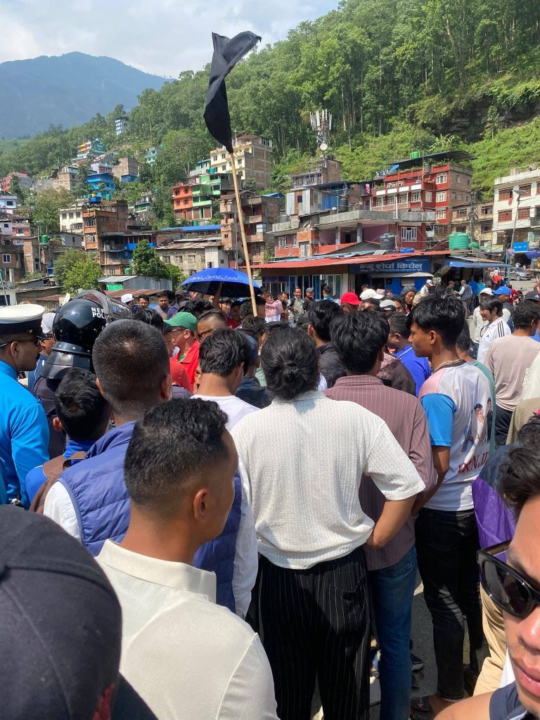 कालिका हाईड्रोपावर विरुद्ध बाह्रबिसेमा बृहत आन्दोलन,सडक समेत अबरुद्ध नगरप्रमुखद्धारा बार्ताको आह्वान