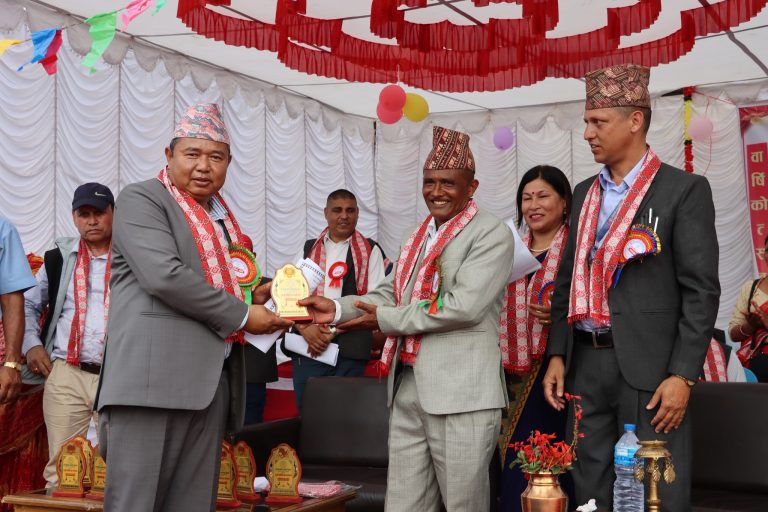 मेलम्चीमा शिक्षाको गुणस्तर सुधार हुँदैछ ः नगर प्रमुख आइतमान तामाङ