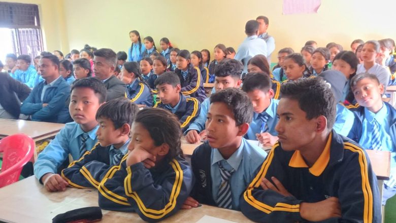 गोल्मादेवी माध्यामिक विद्यालयमा आधुनिक वर्षा पानी शुद्दिकरण प्रणाली हस्तातन्तरण