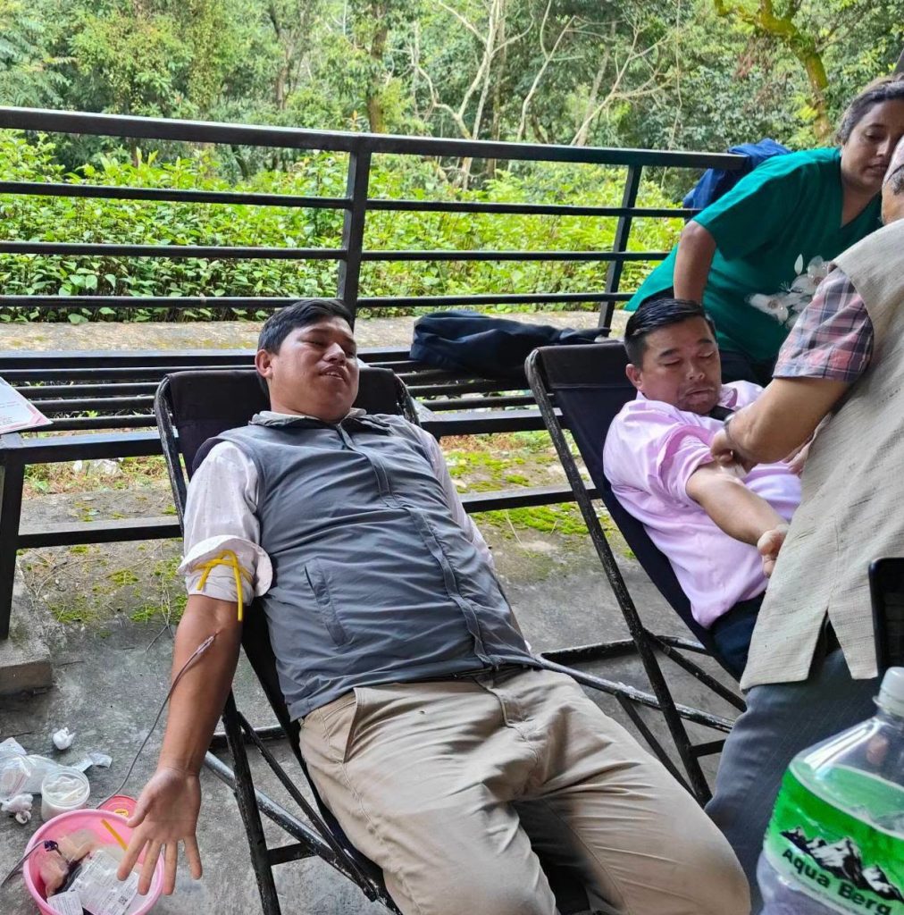 “रानीपोखरी मेलाको अवसरमा बाँझविसौनीमा रक्तदान कार्यक्रम, ३० जनाले गरे रक्तदान”