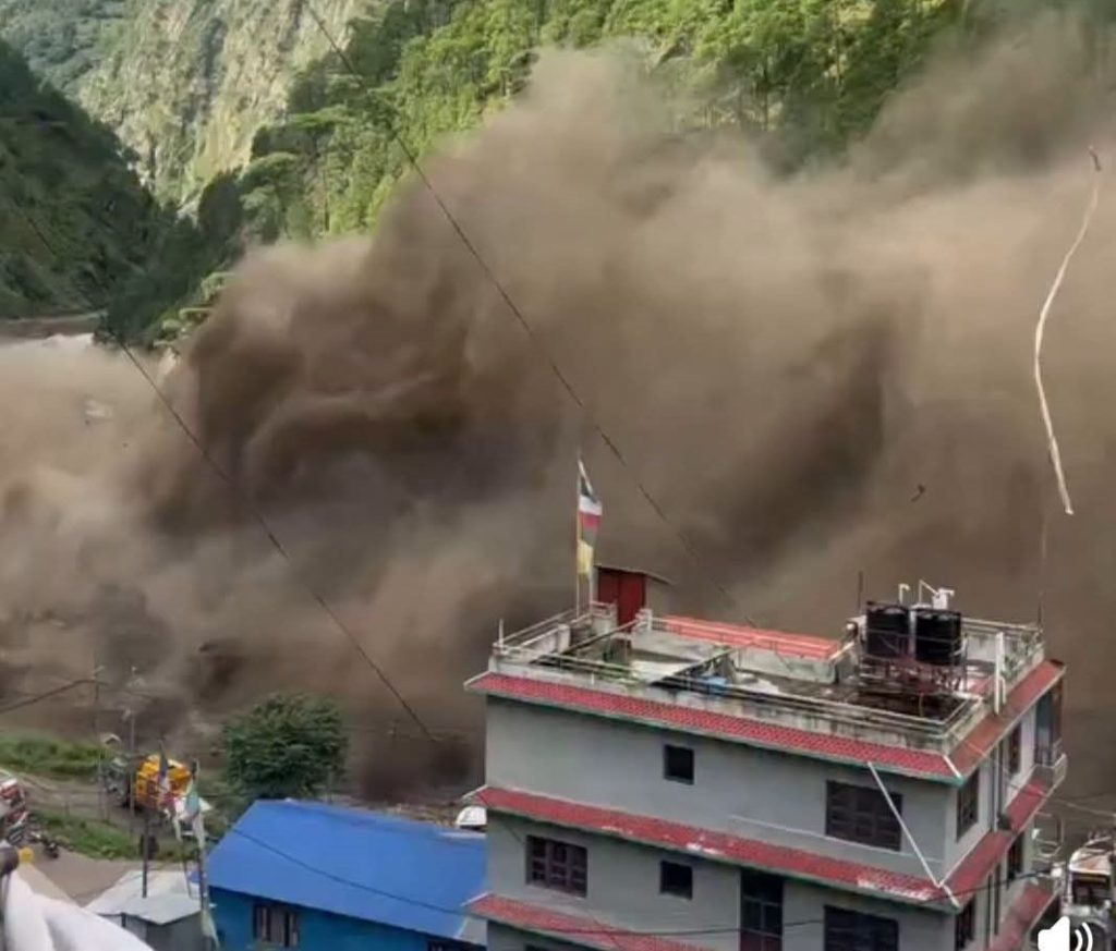 तिब्बतबाट भोटेकोशी र त्रिशूलीमा ठूलो बाढीआयो सतर्कता अपनाउँन अनुरोध