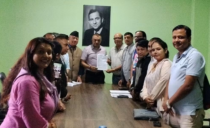 पत्रकारिता क्षेत्रलाई संकटमा पार्ने कुनै पनि निर्णय स्वीकार्य छैन  : कांग्रेस सभापति थापा