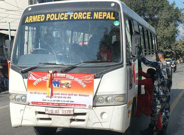 प्रहरीका निःशुल्क बस सेवाबाट तीन हजारभन्दा बढी यात्रु लाभान्वित